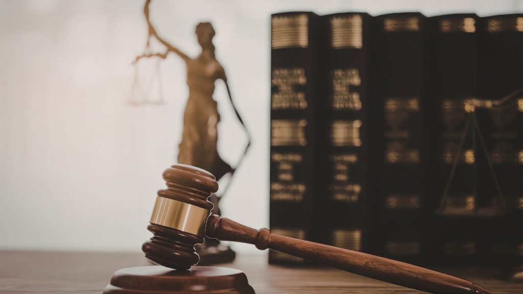 Top Law Firm Books in 2026 for Every Stage of Practice